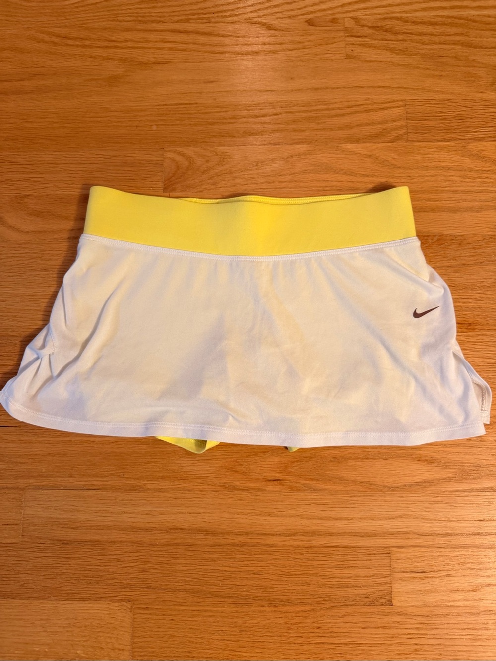 Nike Women's White & Yellow DriFit Tennis Skirt, Size S